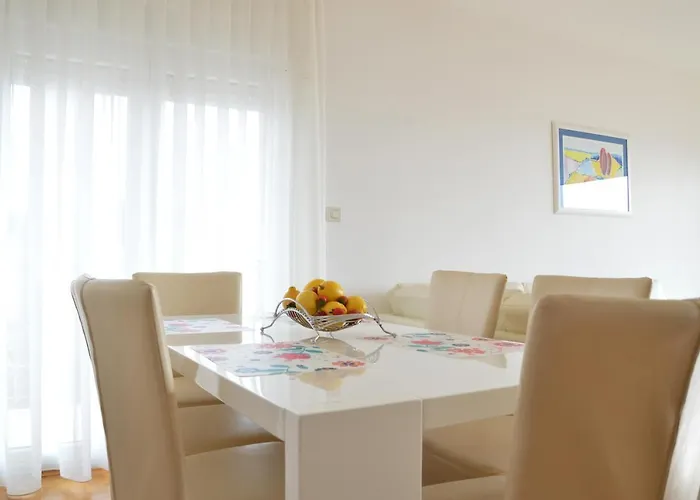 Apartment Silvija Sea View